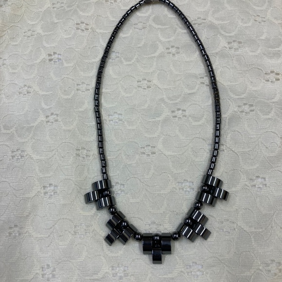 Vintage Art Deco Design Hematite Necklace - Picture 4 of 5